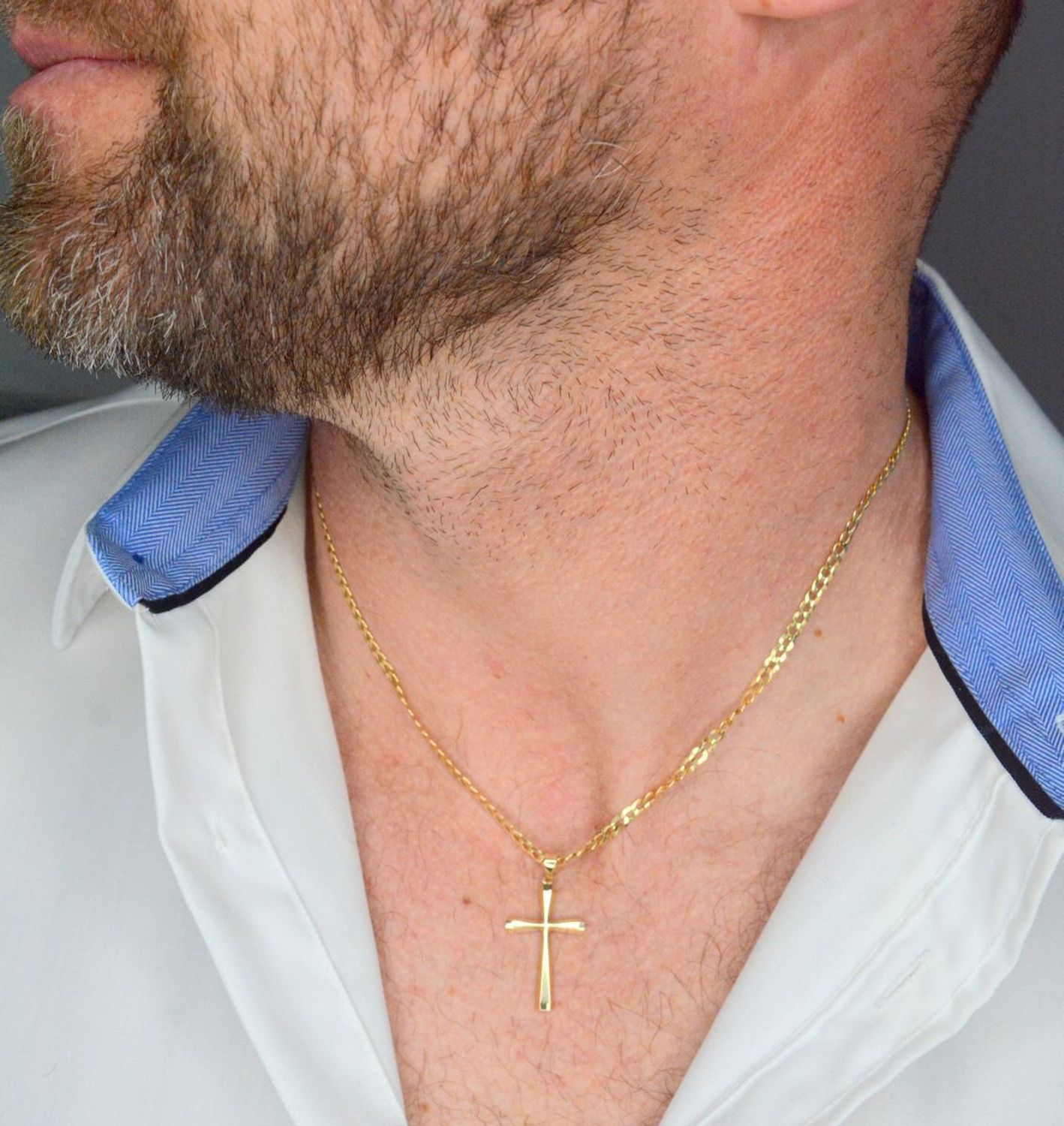 Zawieszka złoty krzyż próba 375, ZA 4715 375 Wisiorek został wykonany z wysokiej jakości złota próby 585 . Złoto to jeden z najpopularniejszych kruszców, cenione przez kobiety na całym świecie i często1.jpg